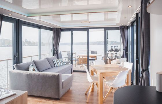 Houseboat Nautilus Vagabund 30