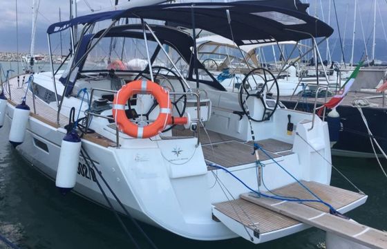 Sailboat JEANNEAU SUN ODYSSEY 479 14.43m