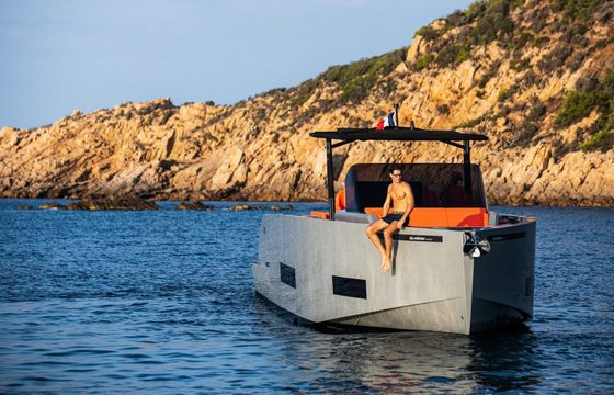Motorboat DE ANTONIO 28 400hp