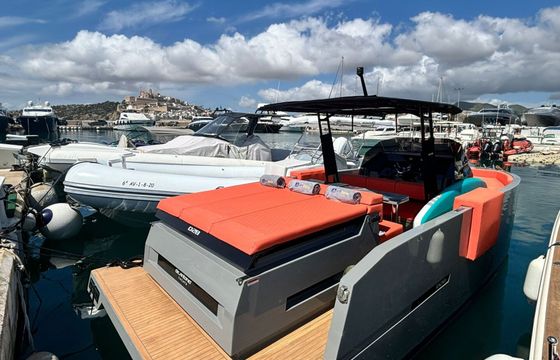 Motorboat DE ANTONIO 28 400hp