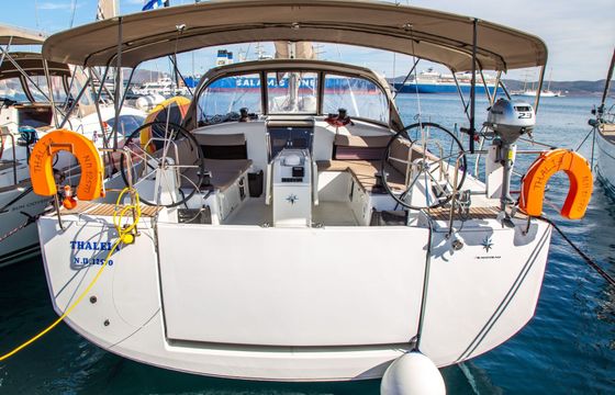 Sailboat Jeanneau Sun odyssey 490, 5+1 cabins 14.22m