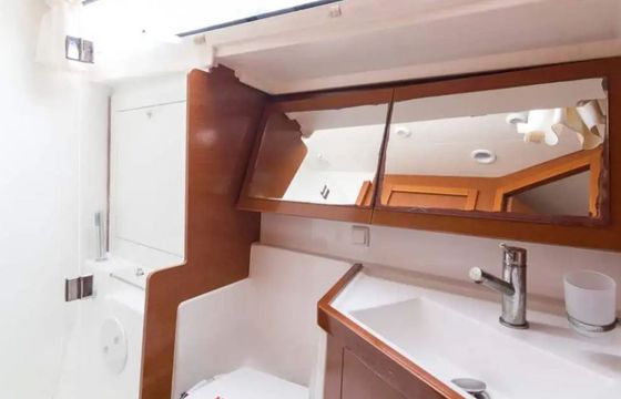 Sailboat Beneteau Oceanis 41 12.43m