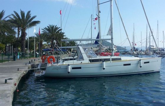 Sailboat Beneteau Oceanis 41 12.43m