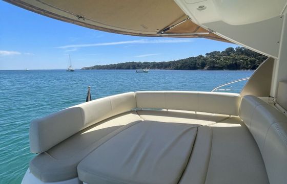 Motorboat Jeanneau Prestige 38 s 32hp