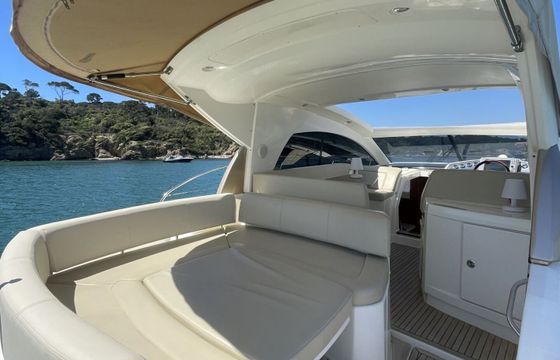 Motorboat Jeanneau Prestige 38 s 32hp