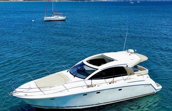 Motorboat Jeanneau Prestige 38 s 32hp
