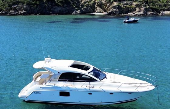 Motorboat Jeanneau Prestige 38 s 32hp