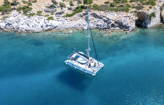 Catamaran Fountaine Pajot Lavezzi 40 12m