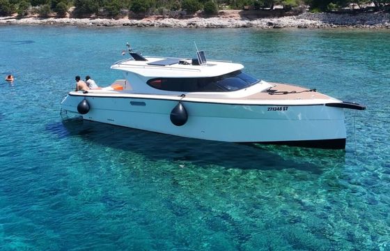 Motorboat Aqua Marine CS 45 600hp