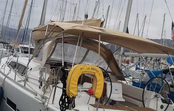 Sailboat Dufour 412 12.35m