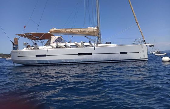 Sailboat Dufour 412 12.35m
