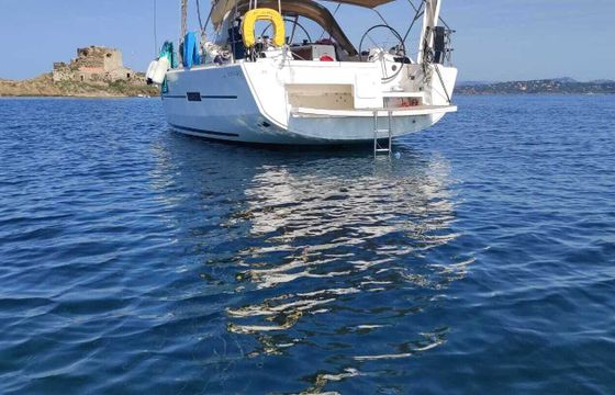Sailboat Dufour 412 12.35m