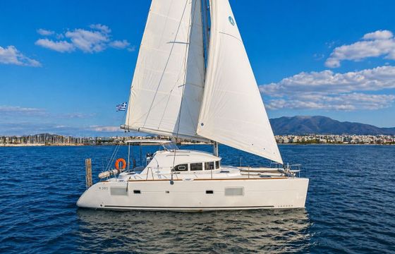 Catamaran Lagoon 380 S2 12m