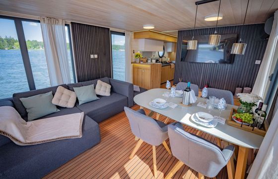 Houseboat WOMA D13