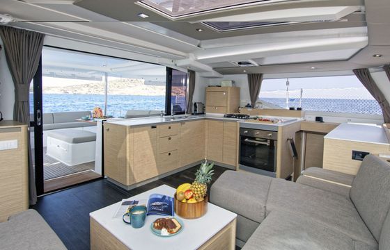 Catamaran Fountaine Pajot Tanna 47 13.98m