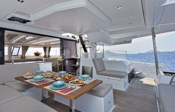 Catamaran Fountaine Pajot Tanna 47 13.98m