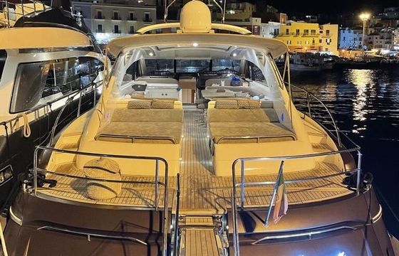 Motor yacht Princess v65 2600hp