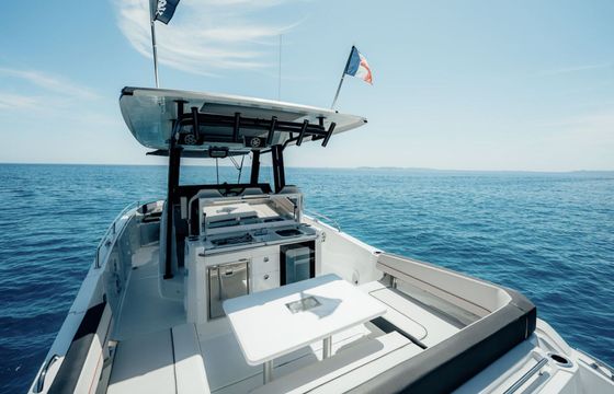 Motorboat Jeanneau Cap camarat 10.5cc 700hp