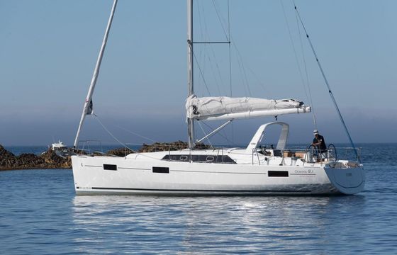 Sailboat BENETEAU OCEANIS 41.1 12.43m