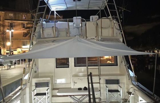 Motor yacht Hatteras 58C 2200hp