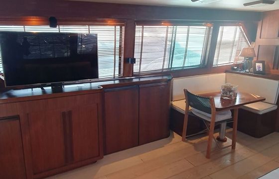 Motor yacht Hatteras 58C 2200hp