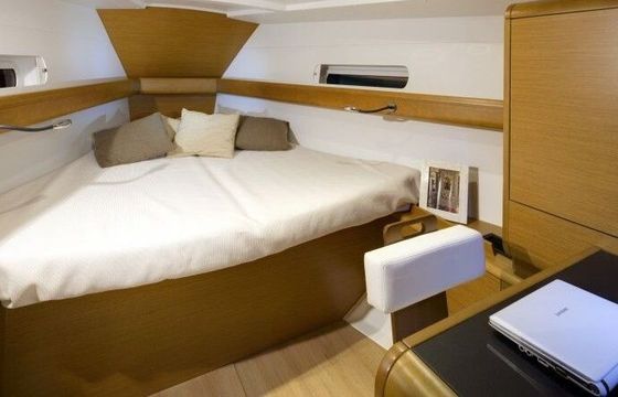 Sailboat JEANNEAU SUN ODYSSEY 409 12.34m