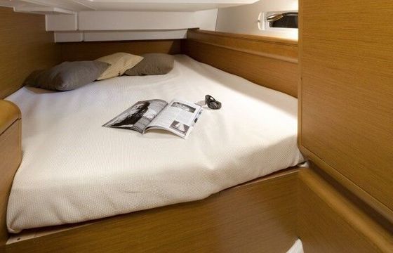 Sailboat JEANNEAU SUN ODYSSEY 409 12.34m