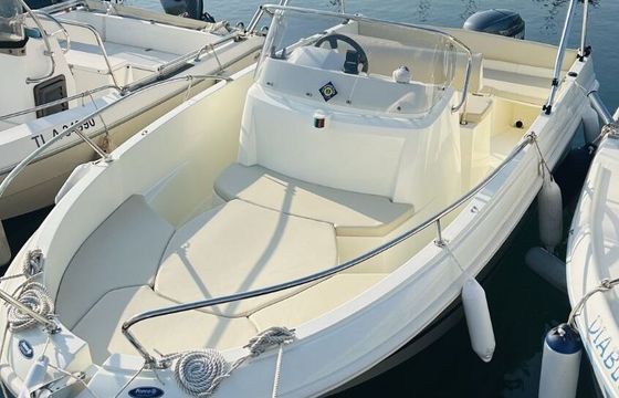 Motorboat Jeanneau Cap Camarat 505 50hp