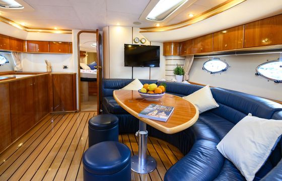 Motorboat PRINCESS V55 800hp