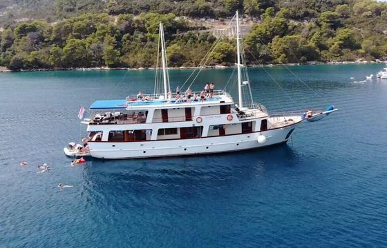 Sailing yacht OTAC NIKOLA Mini cruiser 28m