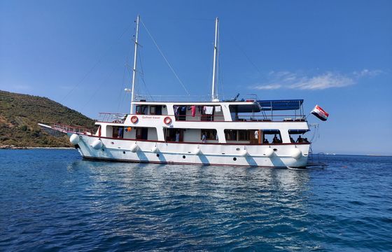 Sailing yacht OTAC NIKOLA Mini cruiser 28m