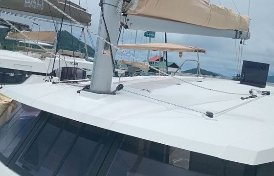 Catamaran Jeanneau Lucia 40 with watermaker 11.73m