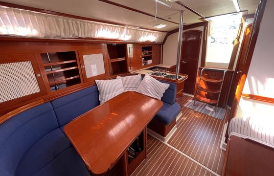 Sailboat Hanse 411 12.3m