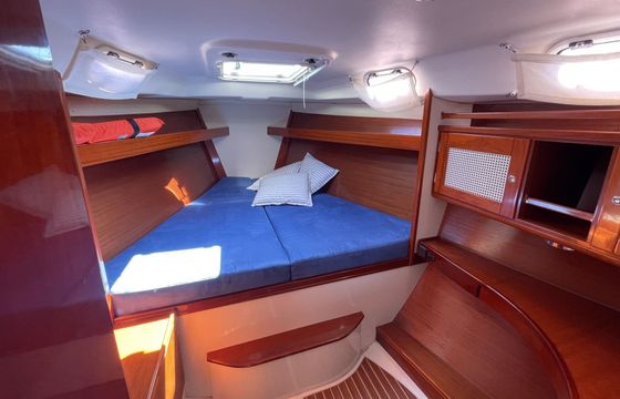 Sailboat Hanse 411 12.3m