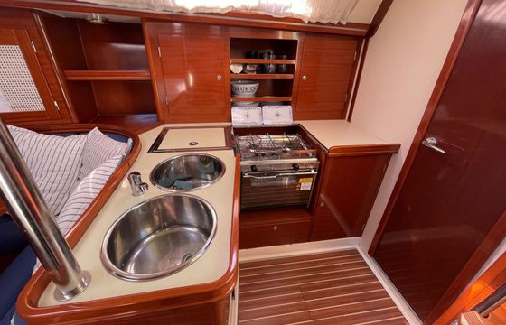 Sailboat Hanse 411 12.3m