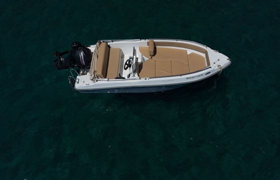 Motorboat Nireus Comfort