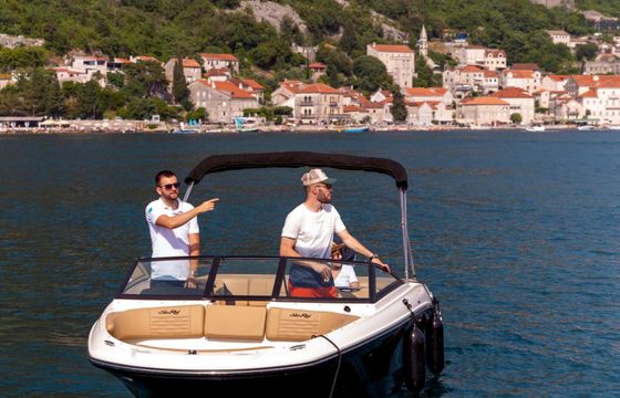 Motorboat Sea Ray 210 Spx 175hp