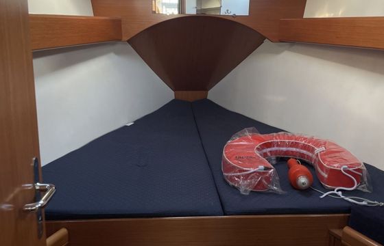 Sailboat Beneteau Cyclade 39.3 11.97m