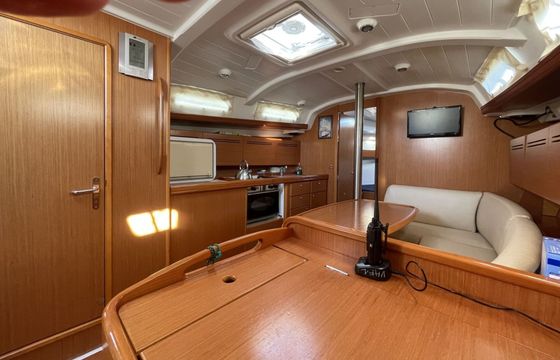 Sailboat Beneteau Cyclade 39.3 11.97m