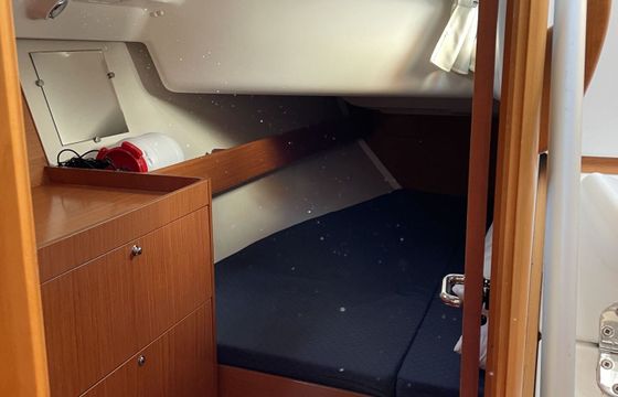 Sailboat Beneteau Cyclade 39.3 11.97m