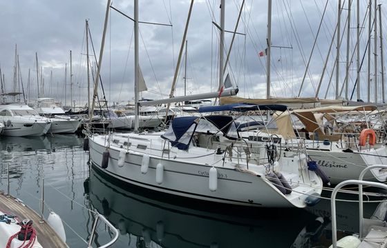 Sailboat Beneteau Cyclade 39.3 11.97m