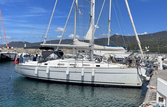 Sailboat Beneteau Cyclade 39.3 11.97m