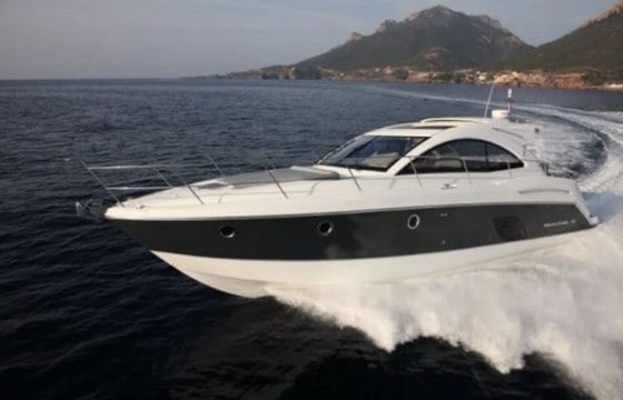 Motorboat Beneteau Monte Carlo 42 740hp