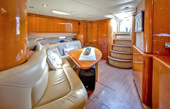 Motorboat Sunseeker Portofino 53 1430hp