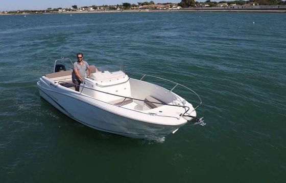 Motorboat Jeanneau Cap Camarat 7.5 Cc 225hp