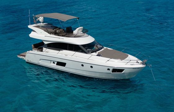 Motorboat Bavaria Virtess 420 Fly 870hp