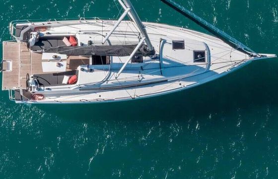 Sailboat Jeanneau Sun Odyssey 380 11.75m