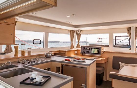 Catamaran LAGOON 450 F 13.96m