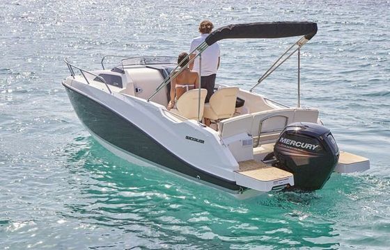 Motorboat Quicksilver Activ 555 Cabin 115hp