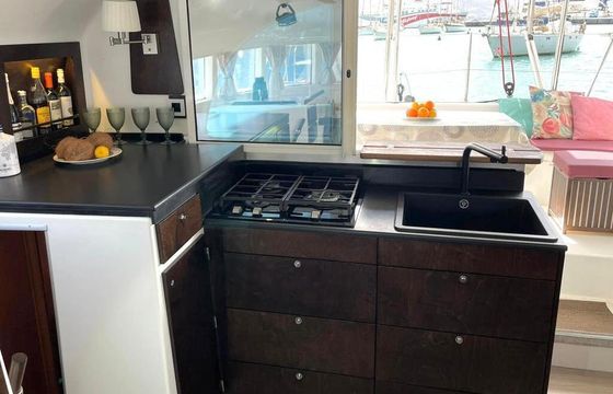 Catamaran Lagoon 380 S2 12m